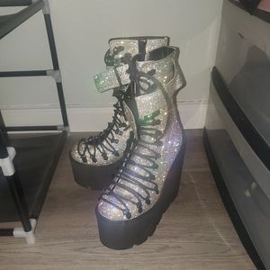 Club exx crystal traitor boots size 9